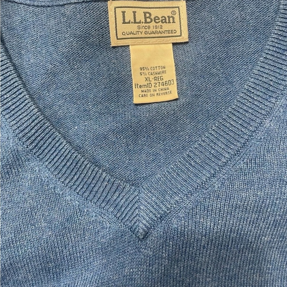 L.L. Bean Men's V-Neck Sweater Blue cotton/ cashmere